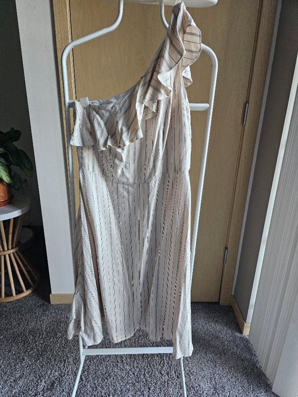 New Ann Taylor One shoulder Dress Size 6